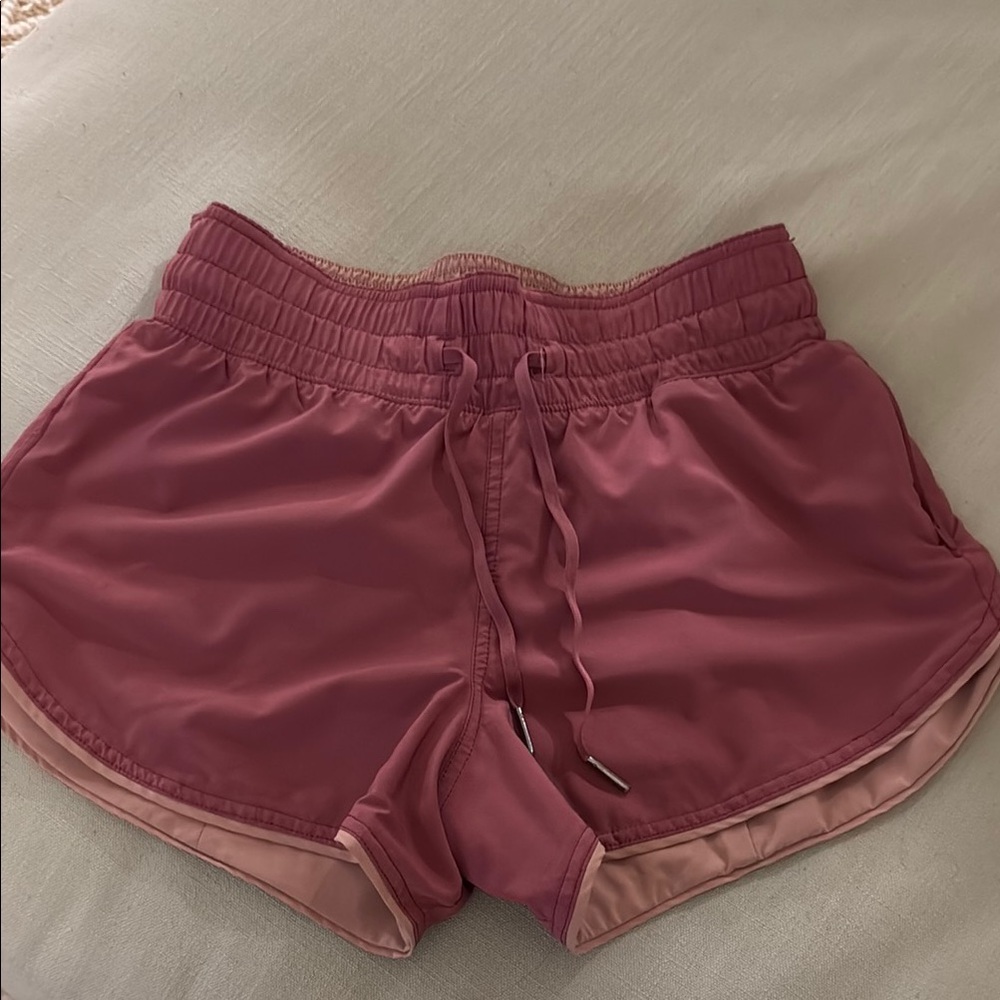 Women's Reversible Pink Lululemon Athletic Shorts 2.5 inseam